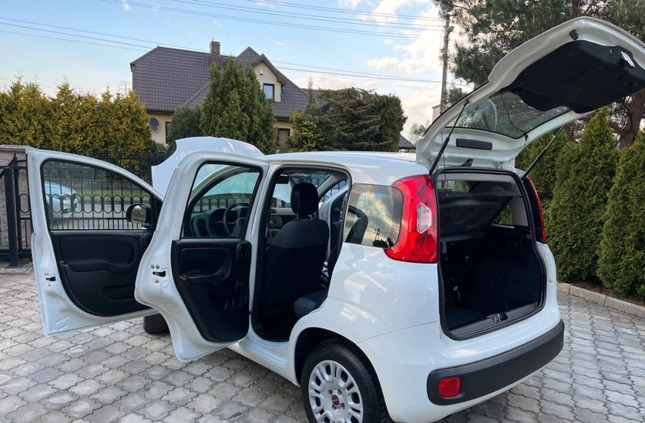 Fiat Panda cena 26900 przebieg: 170000, rok produkcji 2017 z Lesko małe 436
